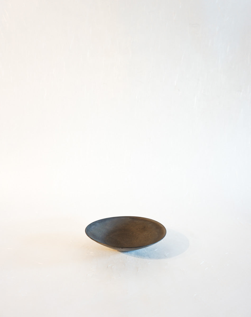 Mini Low Bowl Plate in Umber Metallic